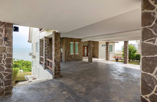 Tanjung Bungah Villa | 370 m² Villa ∙ 4 bedrooms ∙ 8 guests