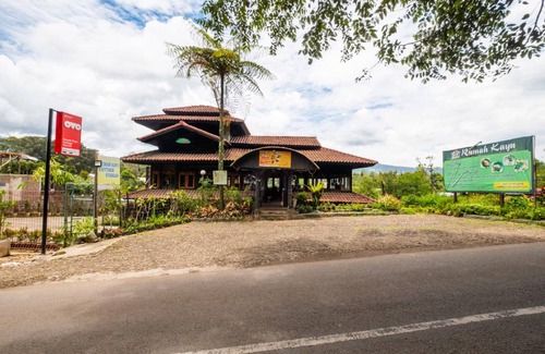 Parongpong Hotel | 40 m² Hotel ∙ 2 bedrooms ∙ 9 guests