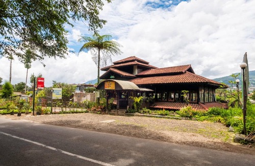 Parongpong Hotel | 40 m² Hotel ∙ 2 bedrooms ∙ 9 guests