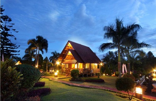 Megamendung Resort | 47 m² Resort ∙ 8 guests