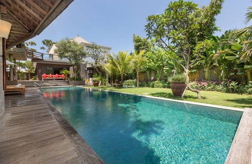 Berawa Villa | 4BR Ethnic Style Villa Near Berawa Beach, Canggu! 8Min Drive To Seminyak Beach!