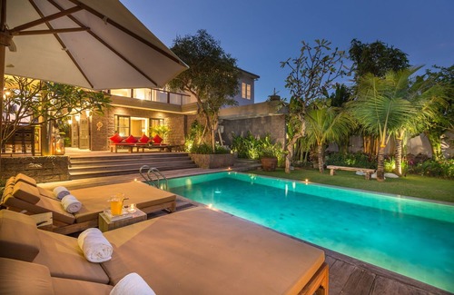 Berawa Villa | 4BR Ethnic Style Villa Near Berawa Beach, Canggu! 8Min Drive To Seminyak Beach!