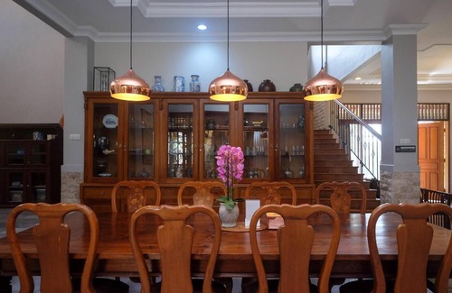 Tembalang Hotel | 50 m² Hotel ∙ 3 bedrooms ∙ 7 guests