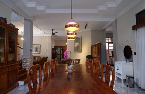Tembalang Hotel | 50 m² Hotel ∙ 3 bedrooms ∙ 7 guests