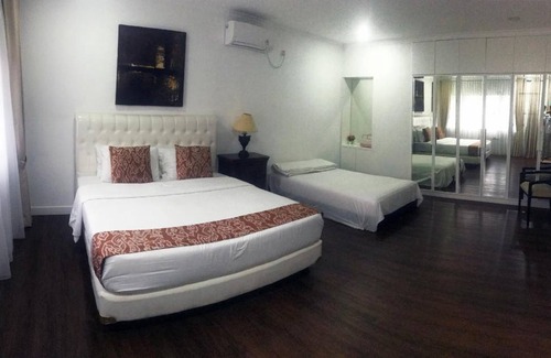 Jakarta Villa | 500 m² Villa ∙ 5 bedrooms ∙ 15 guests