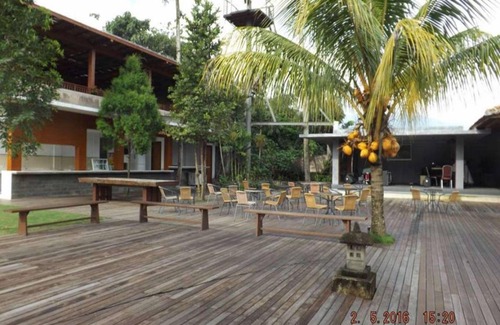 Megamendung Resort | 57 m² Resort ∙ 8 guests