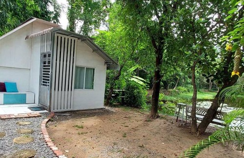 Kumphawapi Bed & Breakfast | 64 m² Bed and breakfast ∙ 4 guests