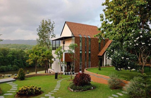 Sai Yok Hotel | 70 m² Hotel ∙ 10 guests