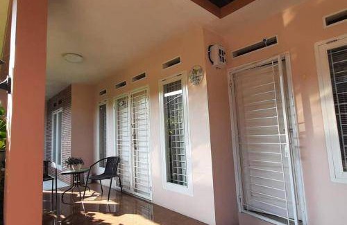 Cibodas House | 71 m² House ∙ 3 bedrooms ∙ 6 guests