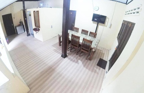 Pakem House | 742 m² House ∙ 5 bedrooms ∙ 30 guests