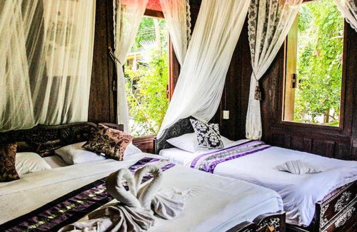 Nakhon Chum Resort | 80 m² Resort ∙ 3 bedrooms ∙ 20 guests