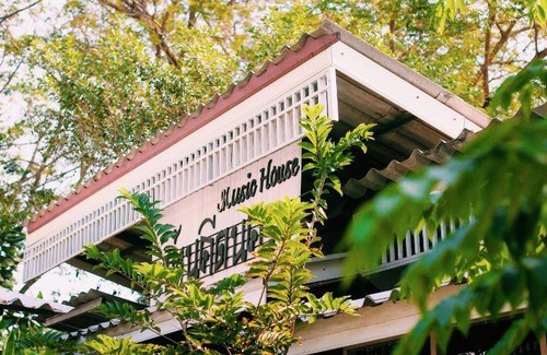 Nakhon Chum Resort | 80 m² Resort ∙ 3 bedrooms ∙ 20 guests