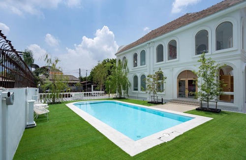 Phasi Charoen Villa | 800 m² Villa ∙ 3 bedrooms ∙ 6 guests
