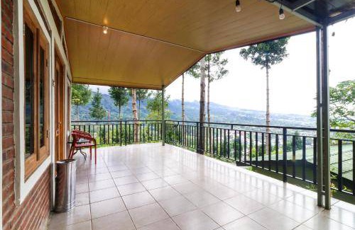 Cisarua Hotel | 82 m² Hotel ∙ 2 bedrooms ∙ 10 guests