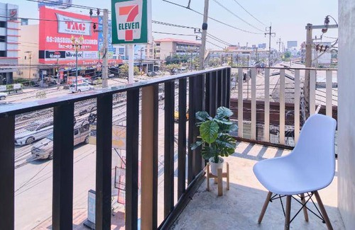 Racha Thewa Apartment | 90 m² Serviced apartment ∙ 127 guests