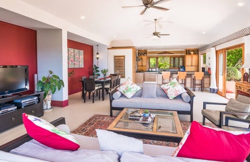 Choeng Mon Villa | ❤️ Baan Arun ✅ 4 BR Villa ✅ 5 Mins To Beach & Shops ⭐ FREE Airport Transfers
