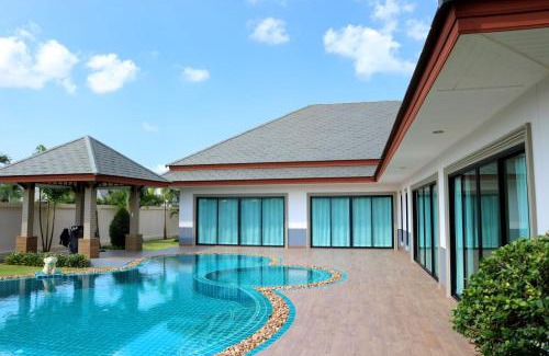Huai Yai Villa | Baan Dusit Pattaya lake