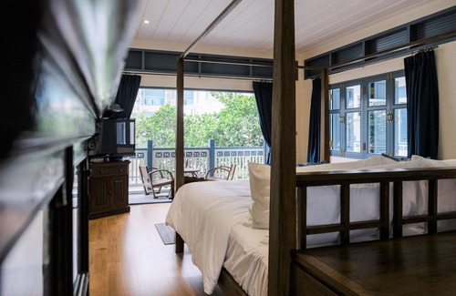 Bang Rak Hotel | Baan Vajra