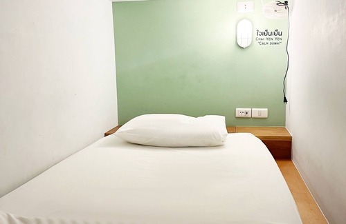 Bangkok Central Business District Hostel | Barn and Bed Hostel