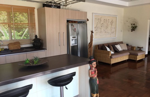 Nong Prue House | Beautiful 5 Bedroom house in a secure Pattaya village , + private swimming pool