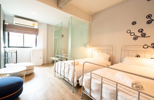 Chana Songkhram Hostel | Bedspread Hostel - Adults Only