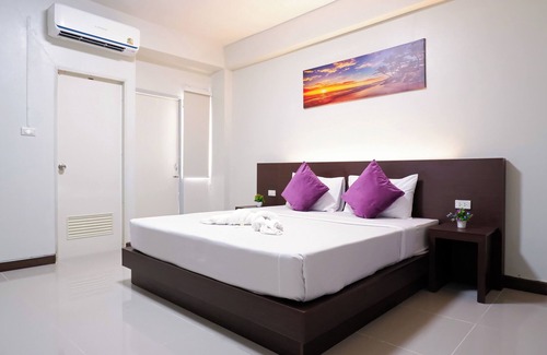 Chiang Mai Hotel | C Room Extra (Mai Samakkhi 15) by Choktawee