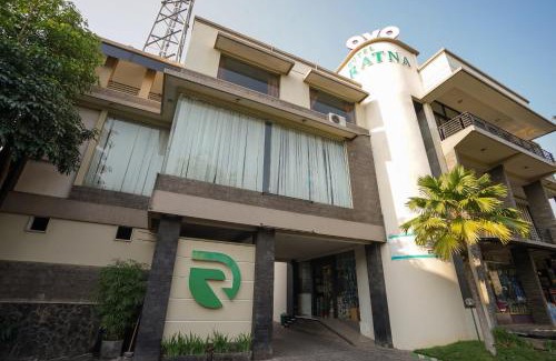 Probolinggo Hotel | Capital O 1430 Hotel Ratna Syariah