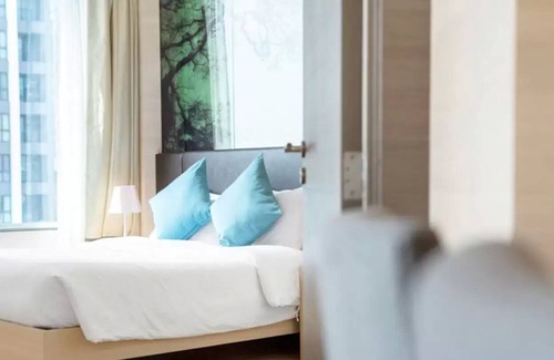 Phra Khanong Nuea Apartment | Charming Sky Bay Suite near BTS Phrakanong 简约迷人房近轻轨站 U9