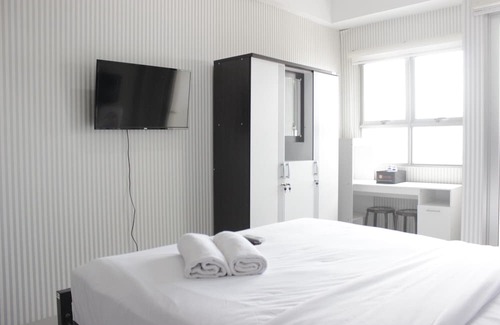 Cibaduyut Hotel | Chic and Comfy Studio Room at Mekarwangi Square Apartment Cibaduyut