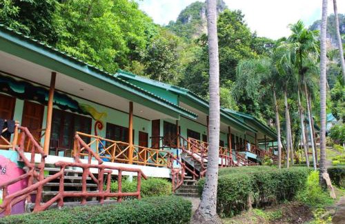 Krabi Hostel | Chill Out Bar and Bungalows
