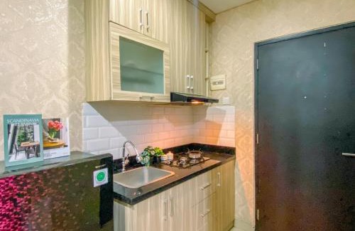 Pondokcina Apartment | Cozy and Elegant 1BR Apartment at Atlanta Residences By Travelio