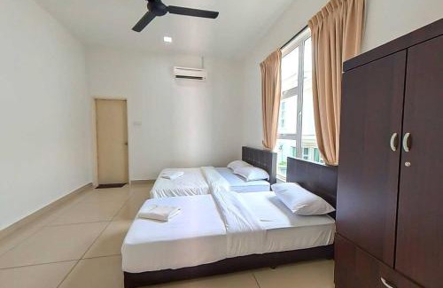 Kota Tinggi Villa | Desaru Spacious 6 Rooms Bungalow 22paxes KTV-Billard-BBQ-Netflix