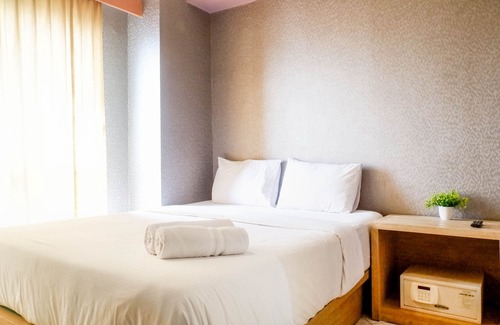 Suko Manunggal Hotel | Enchanting Spacious 2Br+1 Apartment at Taman Beverly