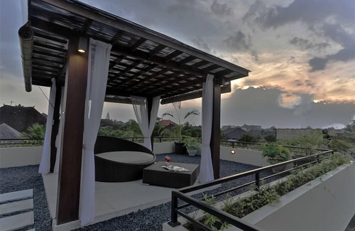 Batu Bolong Villa | Hideaway Private 3BR Villa, Canggu - 5Min Drive To Berawa Beach! W/Swim Pool!