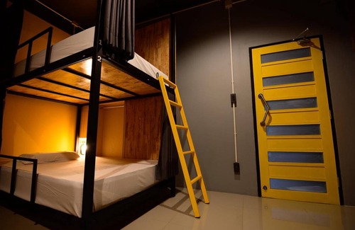 Pom Prap Hostel | Hostel ∙ 8 guests