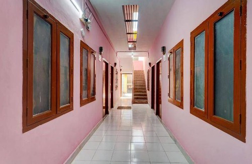 Triplicane Hotel | Hotel ∙ 3 guests