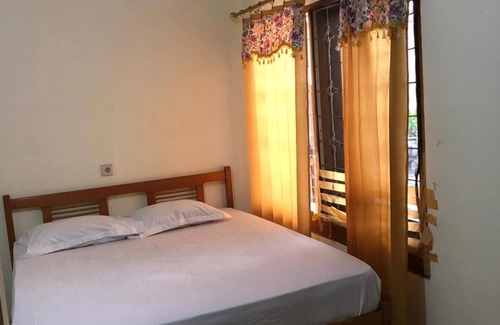 Surabaya Hotel | Hotel O Rumah Oma Syariah