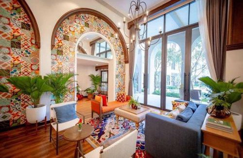 Hua Hin Apartment | Hua Hin La Casita modern room in city centre