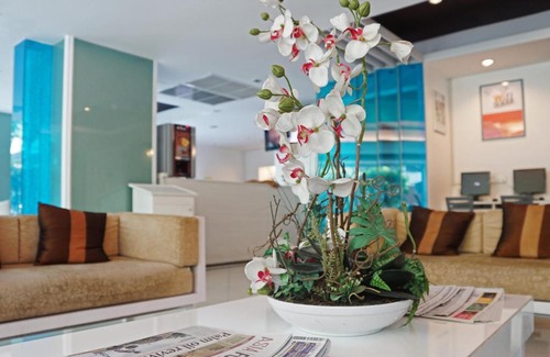 Thanon Phaya Thai Hotel | iCheck inn Mayfair Pratunam