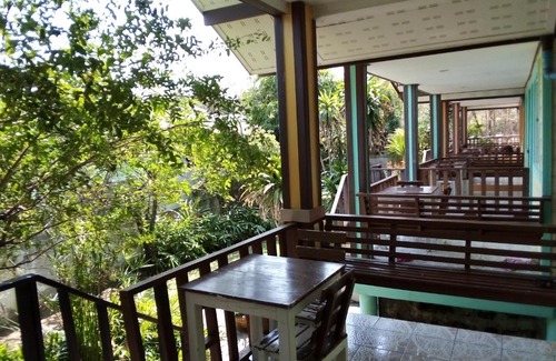 Koh Lan Bed & Breakfast | Kanchanaporn resort