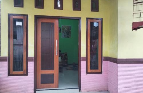 Tamansuruh House | Kawah Ijen Guest House