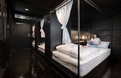 Thung Phaya Thai Hostel | Kloem Hostel - Adults Only