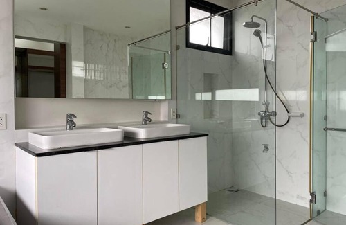 Wattana Villa | Large 4 Bedroom private pool villa ThonglorEkkamai