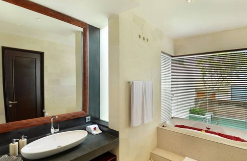 Kampial House | Luxurious & Premier MRC 2-Bedroom Villa #B11