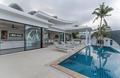 Lamai Villa | Luxury Modern Villa