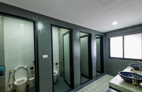 Hat Yai Hostel | Lynlan Hostel & Cafe