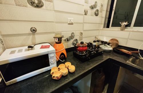 Kolkata Apartment | Massive 3BHK Serviced Apt for Big Groups & Family