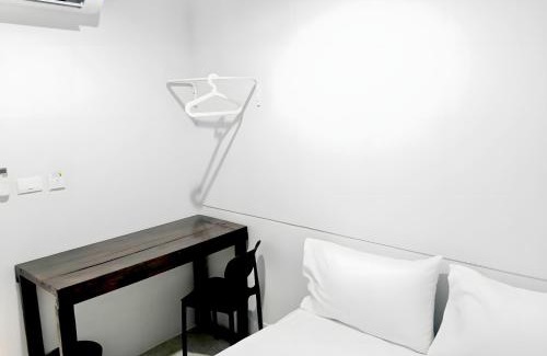 Wat Bowon Niwet Hostel | Mitr Inn Khaosan Road - มิตรอินน์ ถนนข้าวสาร