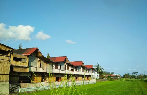 Sumbermulyo House | Motel ∙ 8 guests