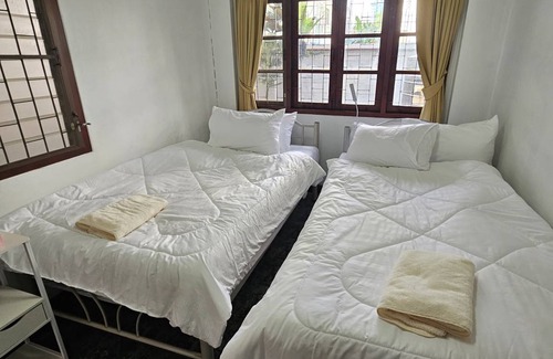 Thung Maha Mek House | Motel ∙ 8 guests